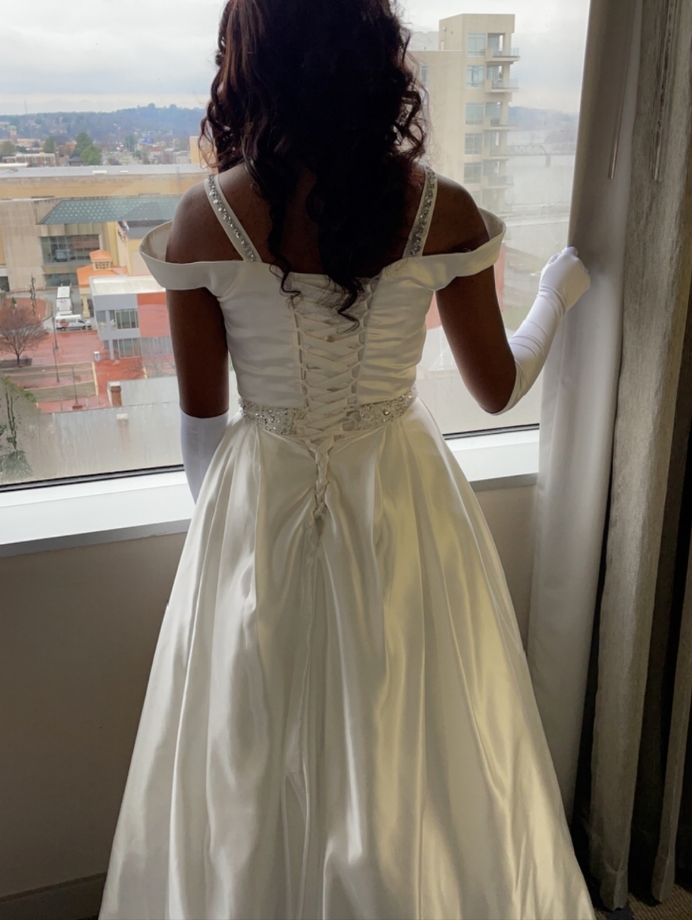 Formal Dress. Gown. Wedding. Prom. Event - Picture 4 of 6